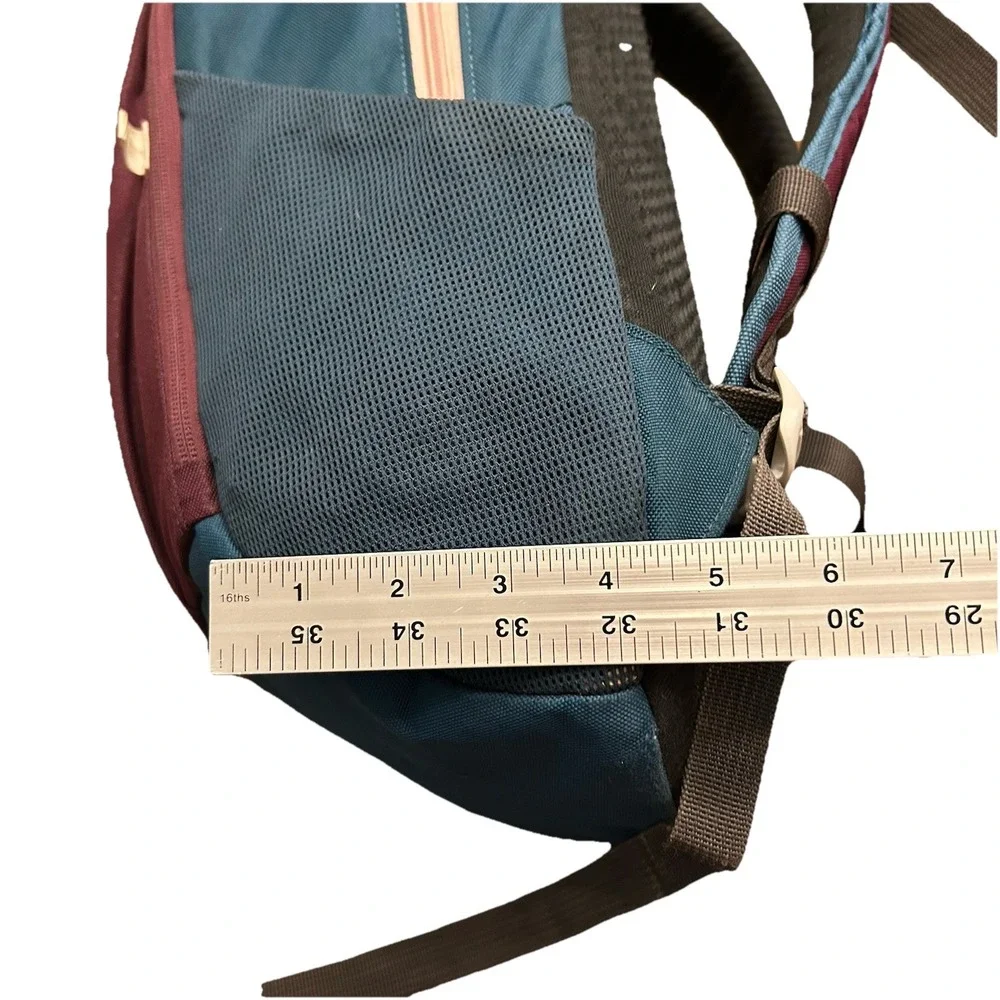 Decathlon Quechua NH100, Adult 20 L Hiking‎ Backpack, Unisex, Dark Purple Blue